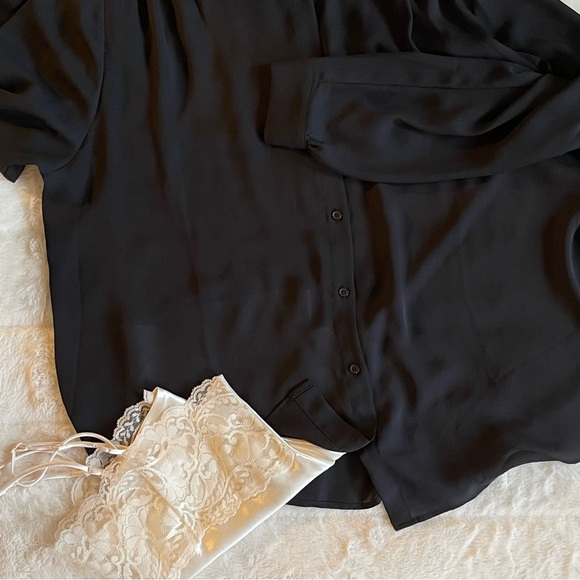 Semi-Sheer Blouse - Picture 4 of 6